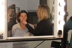Natalia durante el maquillaje (2)